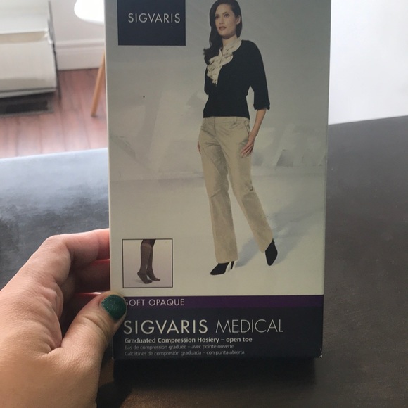 Graduated compression hosiery - Picture 2 of 6